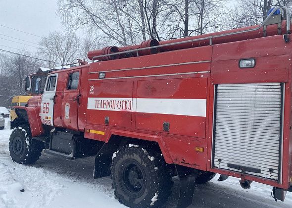 В Филькино горели мусор и нежилой дом, в Серове - мусор на пилораме