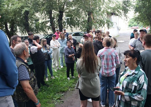 “В муниципальное жилье? Да упаси Господи!” Серовчане из аварийного дома хотят провести независимую экспертизу