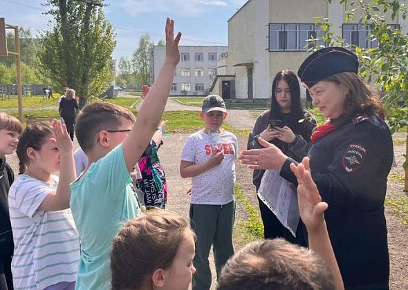 Полицейские «провели» юных серовчан «Тропой безопасности»