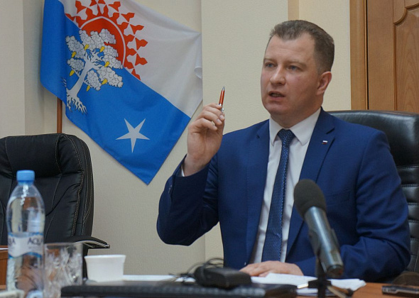 Глава Серова признался, что сдача новой художественной школы задерживается... "из-за него"