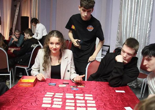 В Серове прошел турнир по настольной игре «Кодовые имена»