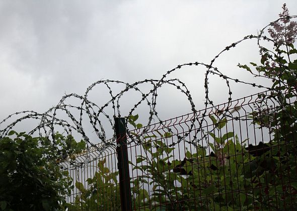 В Серове продолжают сносить гаражи. Убрали гараж, из-за которого детсад оградили колючей проволокой