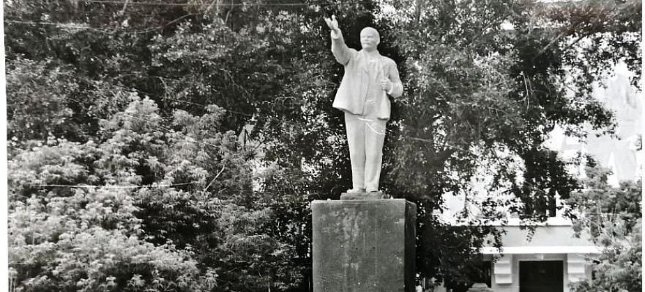 Володя Ульянов и семь Ильичей. Сколько в Серове было памятников вождю мирового пролетариата?