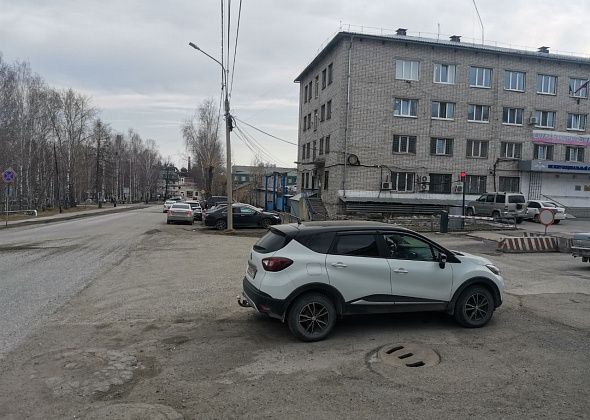 У въезда на территорию полиции Серова запретят парковать автомобили