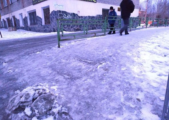 Отводил ребенка в школу... Чуть не переломался! 