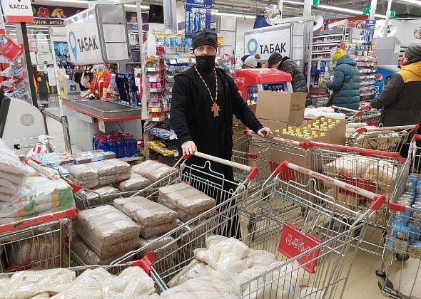 Отдел социального служения Серовской епархии закупил продукты для помощи нуждающимся
