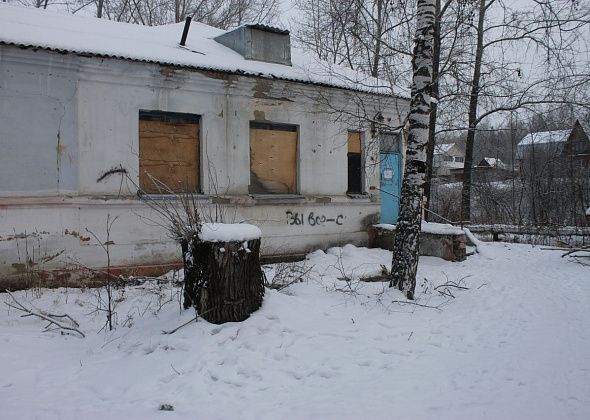 "Медицинская помощь стала недоступной". Жители Лесозавода просят губернатора возобновить работу амбулатории, закрытой в 2017 году