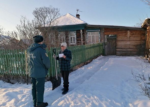 Спасатели напоминают серовчанам о необходимости соблюдения правил пожарной безопасности
