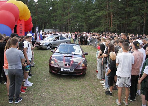 «Эти машины – наша любовь с детства». Состоялся SEROVAUTOFEST 2023