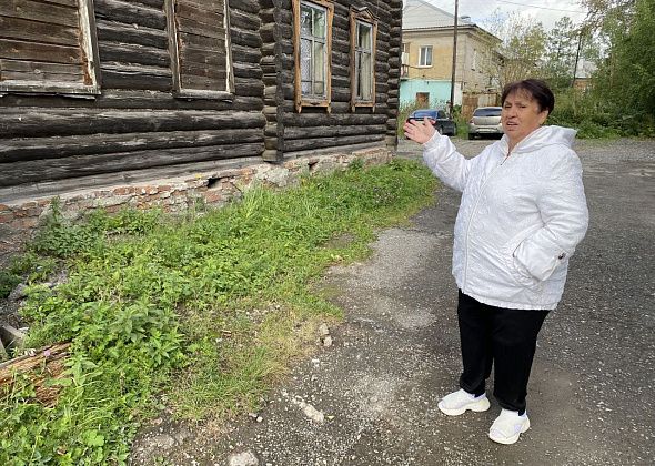 В Серове жители дома, введенного в эксплуатацию в 19-м веке, ищут управляющую компанию