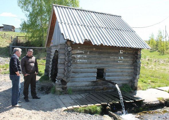 В поселке Ключевом началась реконструкция родника