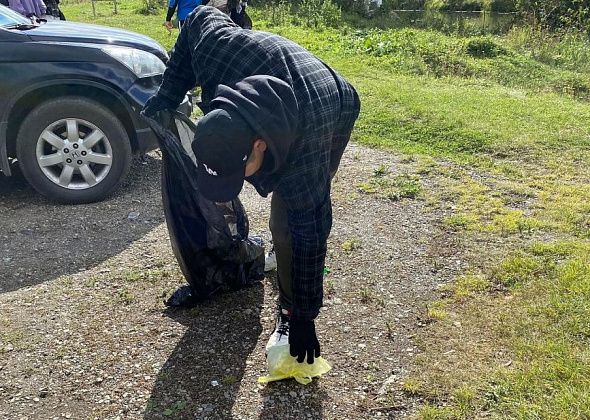 В Серове волонтеры-школьники приняли участие в акции "Чистый берег"