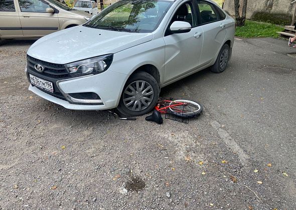 В серовском дворе водитель "Лады" наехала на 10-летнего велосипедиста
