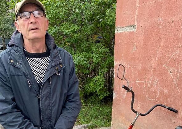 "Надо по дороге ездить, но там для меня нет условий". Серовский пенсионер вопрошает, где можно передвигаться велосипедистам?