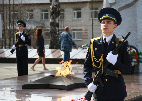 Главе – грамота. Ветеранам – концерты. Павшим – светлая память. В Серове отметили 76-ю годовщину Победы