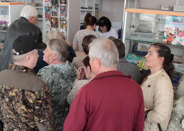 «Где наша пенсия!?». На почте в Серове сформировалась очередь из пенсионеров