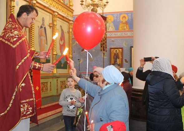 "Получаешь божественный заряд энергии". В светлую Пасху серовчане встретили Благодатный огонь