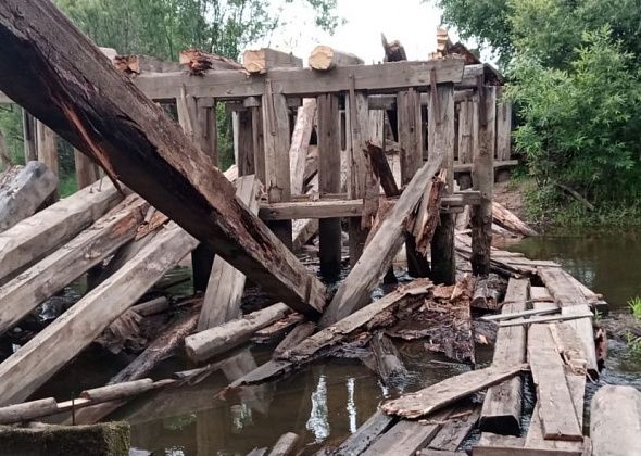 «Не перейти, не переехать, даже в магазин не сходить...» Жители Адриановичей недовольны процессом ремонта моста