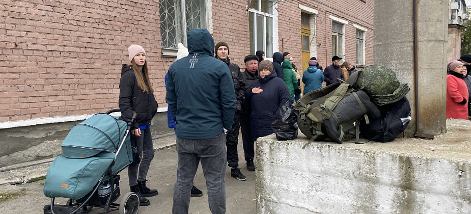 В Серове продолжается частичная мобилизация. Сегодня на отправку пришел мэр