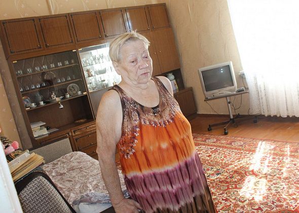 Бабушка попросила помощи: "Мне больше ничего не надо, только окошечки помыть"