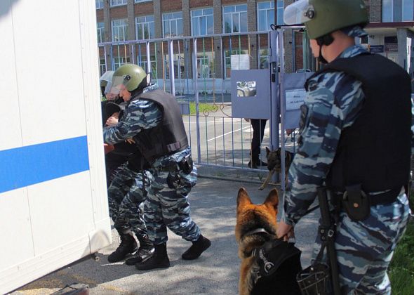 В школу №15 нагрянули полиция и Росгвардия – провели программу «Школа безопасности»