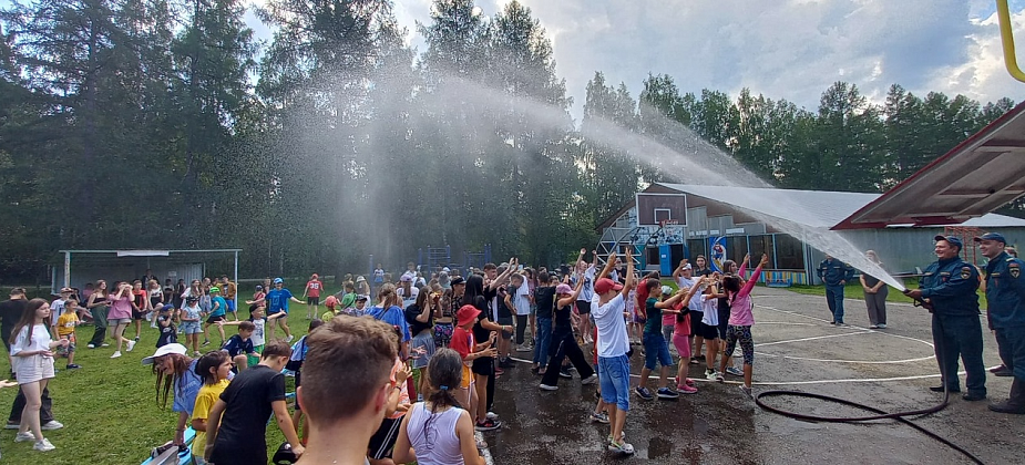 "Колесо безопасности" прошло в "Веселом бору" накануне Дня физкультурника