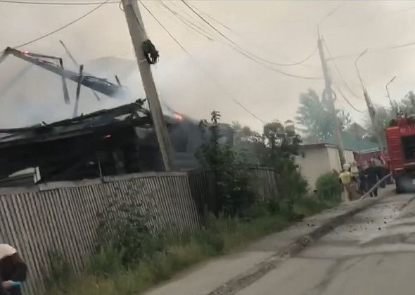 В Серове горел частный дом по улице Калинина