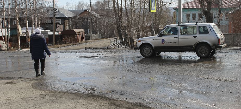 В Серове ряд дорог подвергся сильному износу и разрушению