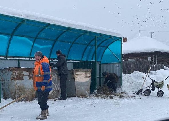 Подрядчик наводит порядок у мусорных площадок в Завокзальном