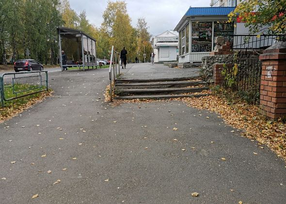 Прокуратура через суд добивается реконструкции пандуса и ремонта лестниц в Серове