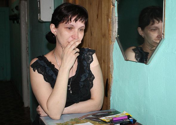 Жительница аварийного серовского общежития обратилась за помощью к детскому омбудсмену