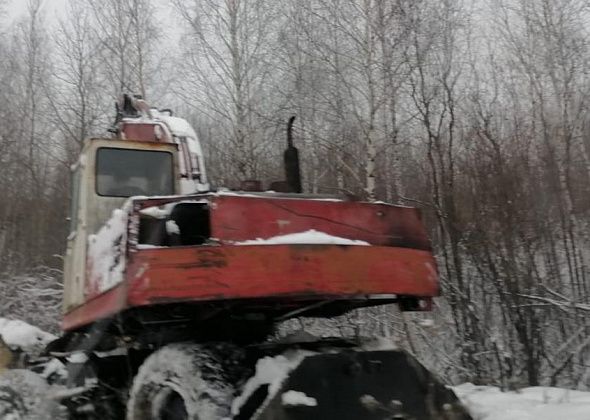Серовчанин сообщает, что на дороге между Медянкино и Новой Колой вновь орудуют «черные копатели»