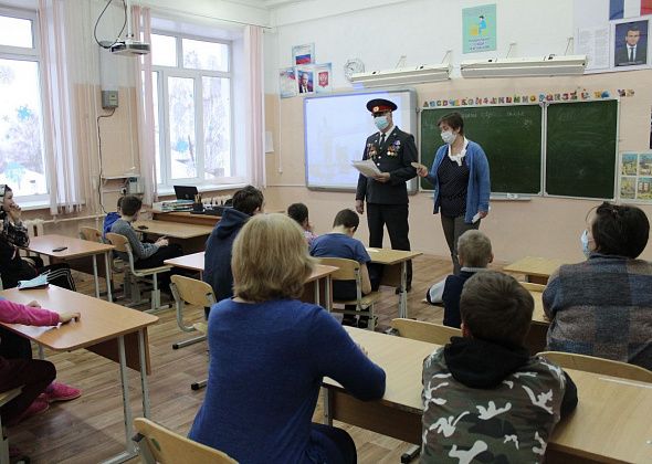 Полиция Серова рассказала детям о возрасте уголовной ответственности, вреде наркотиков и недопустимости участия в несанкционированных мероприятиях
