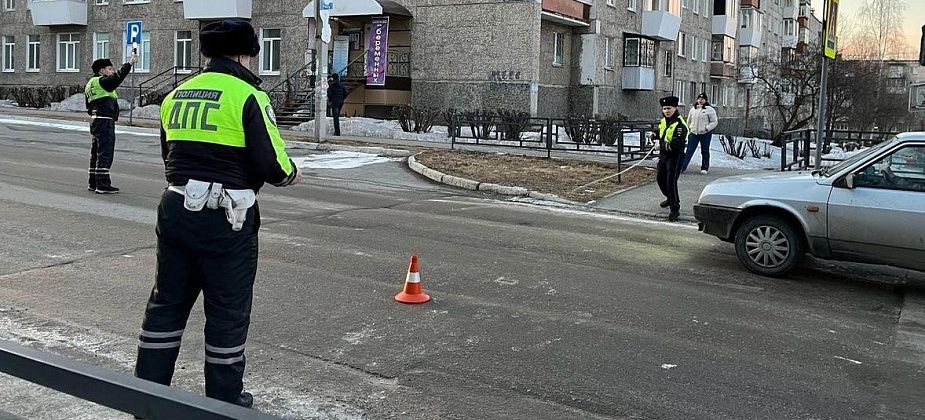 В Серове на “зебре” грузовик наехал на пешеходку и скрылся с места ДТП