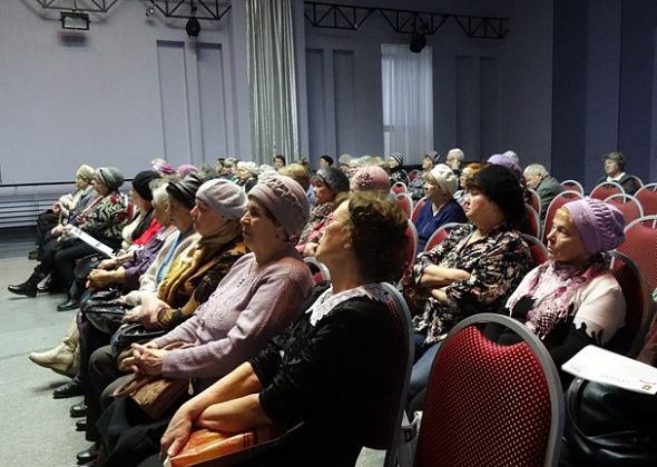 Полицейские Серова рассказали ветеранам о распространенных схемах мошенничества