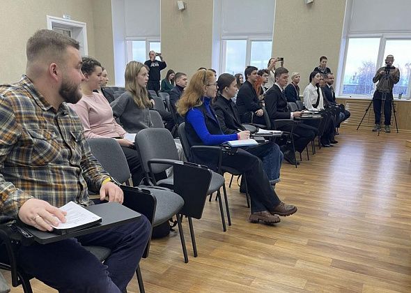 “Изменить судьбу Серова”. Прошло первое заседание молодежной Общественной палаты нового созыва